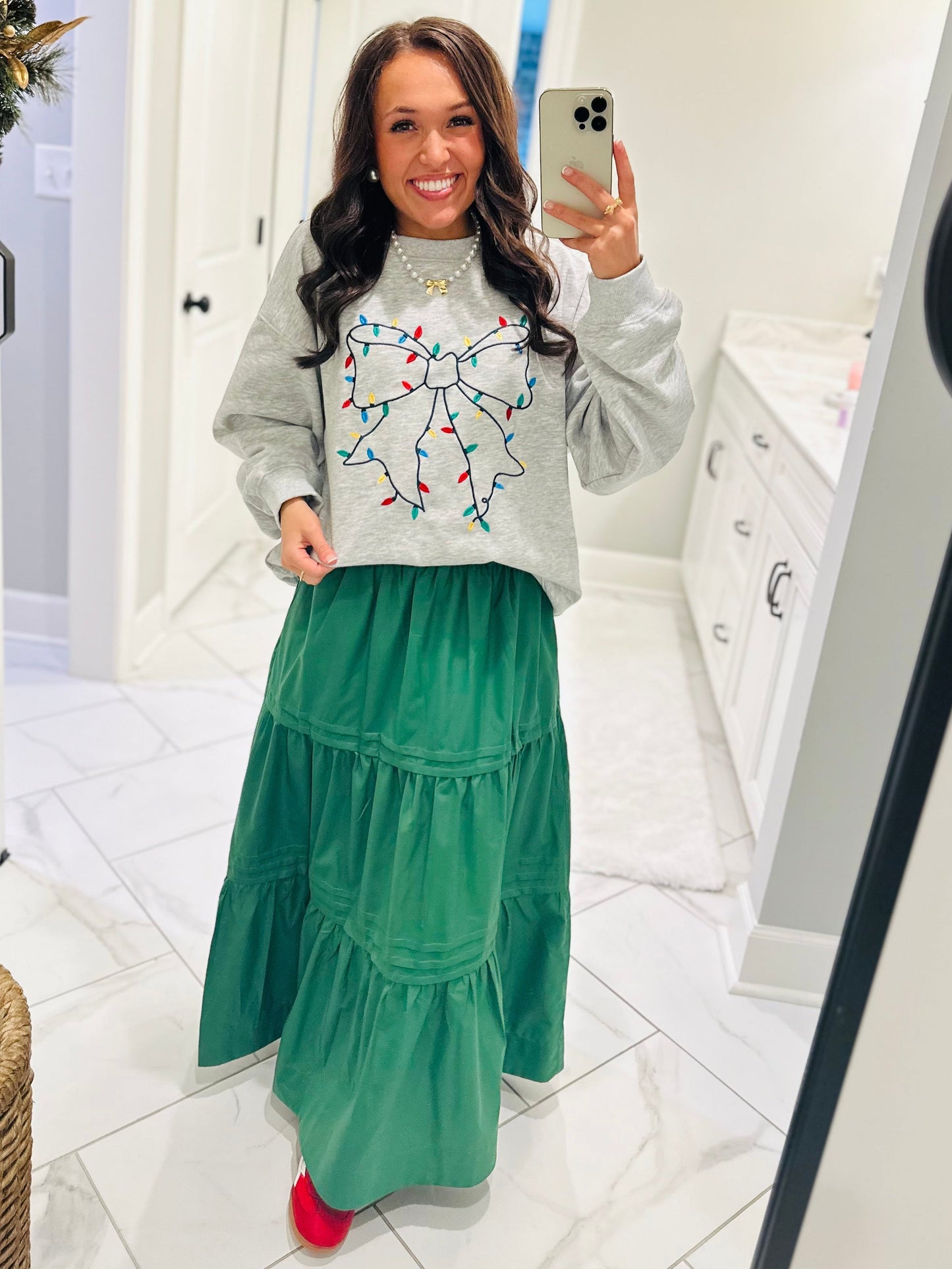 The Christmas Light Ribbon Bow Embroidered Sweatshirt