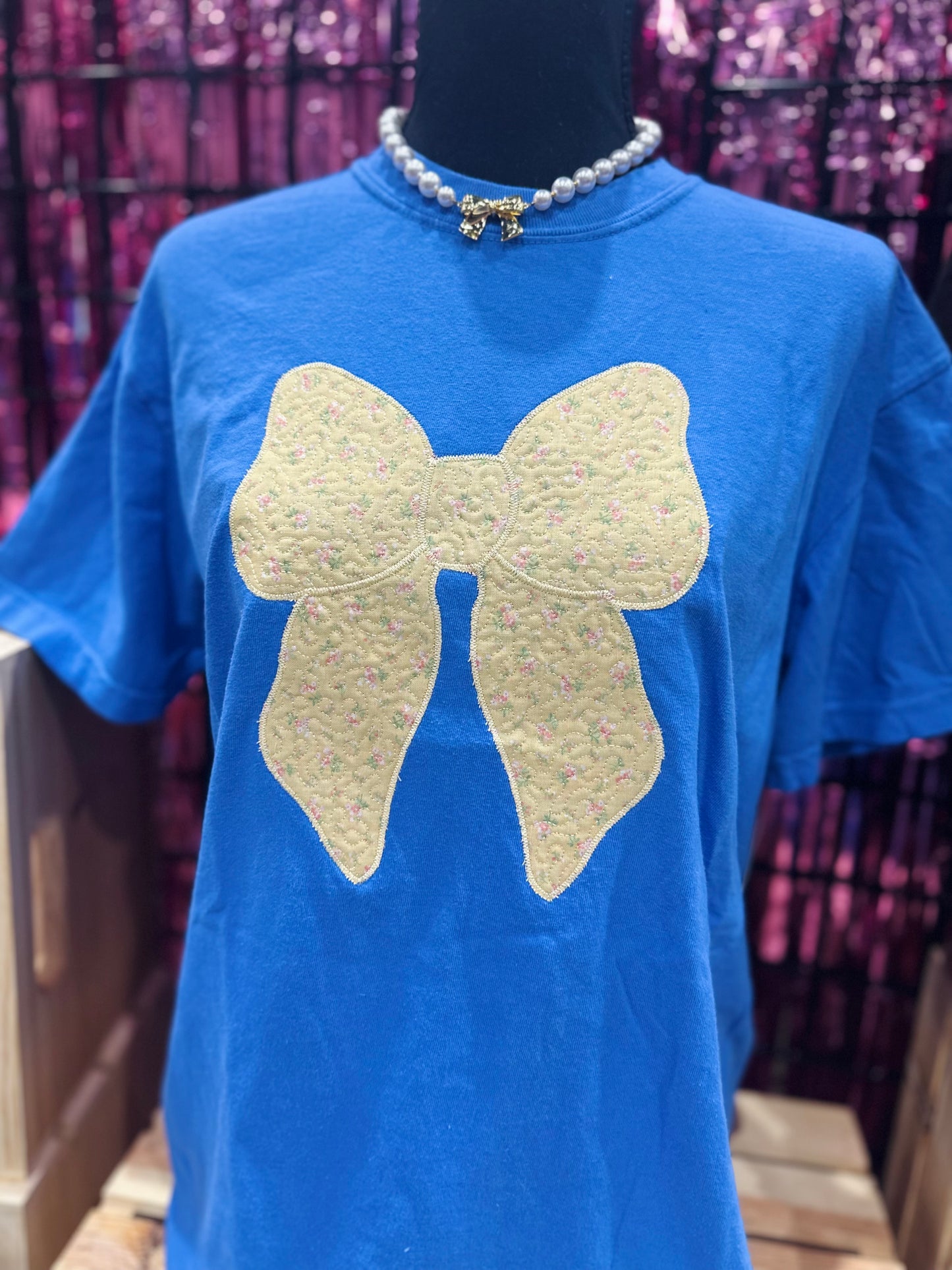 The Vintage Bow Appliqué Embroidered Tee