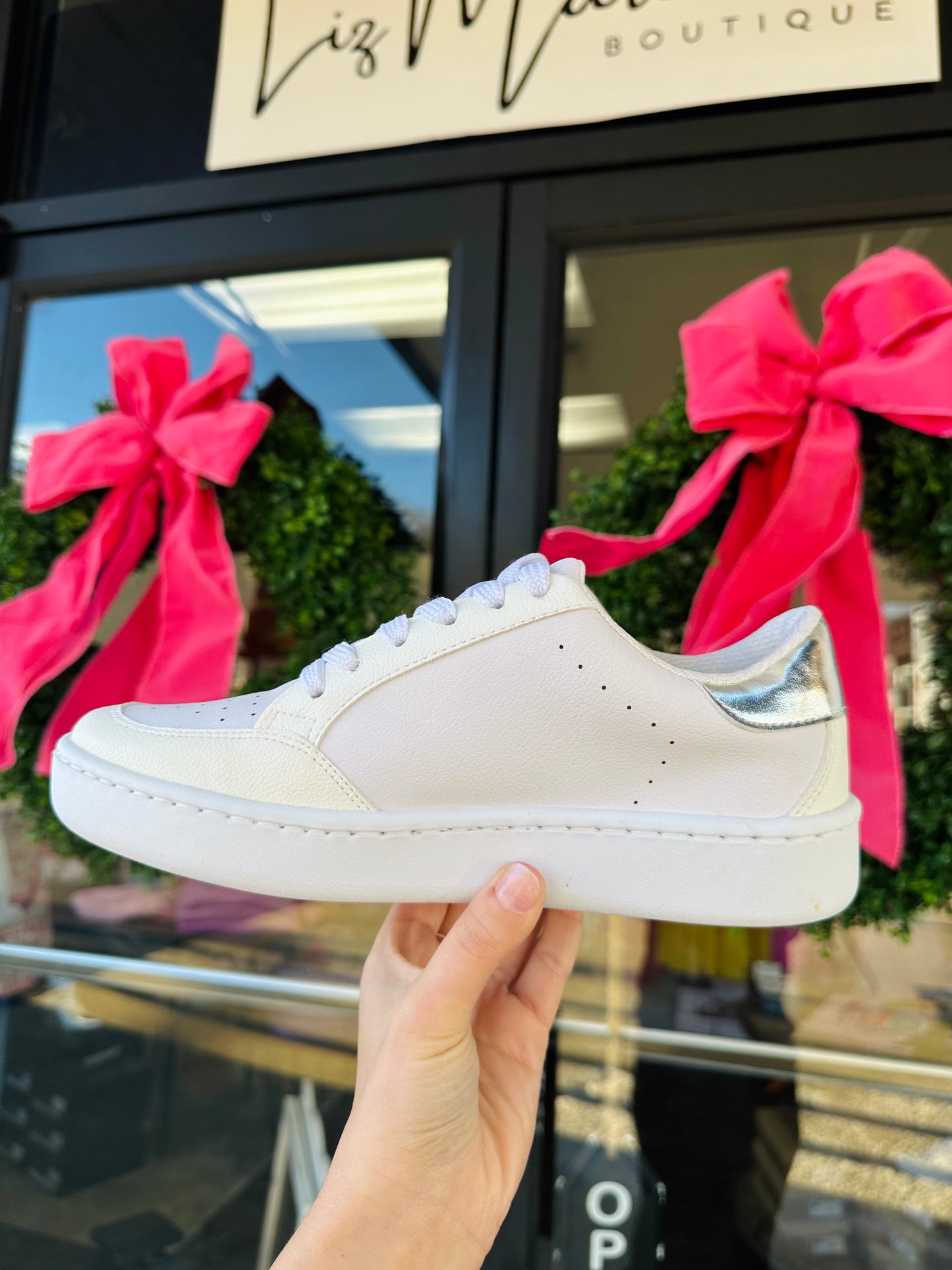 The Noa White Sneaker