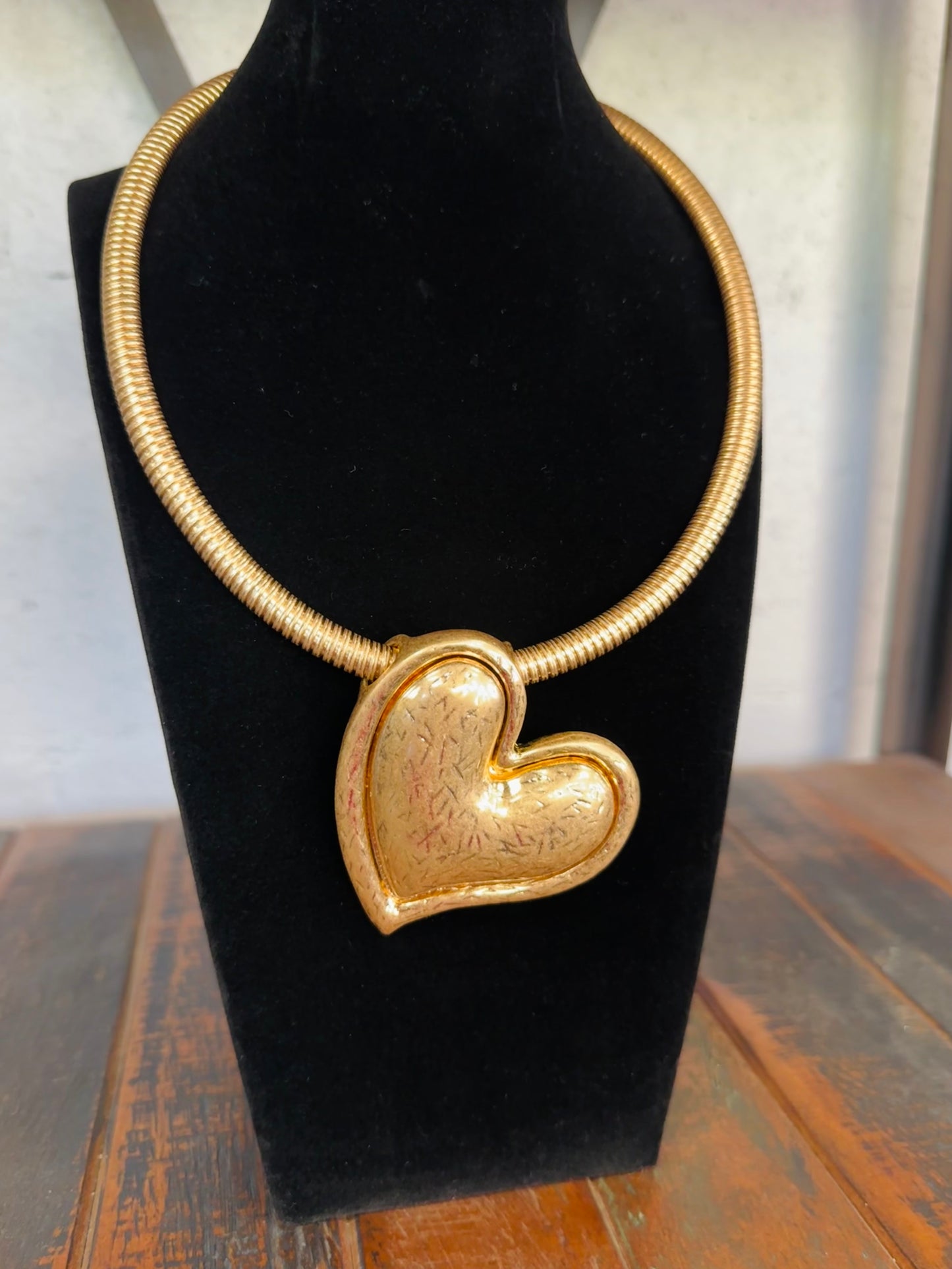 Gold Vintage Heart Collar Necklace