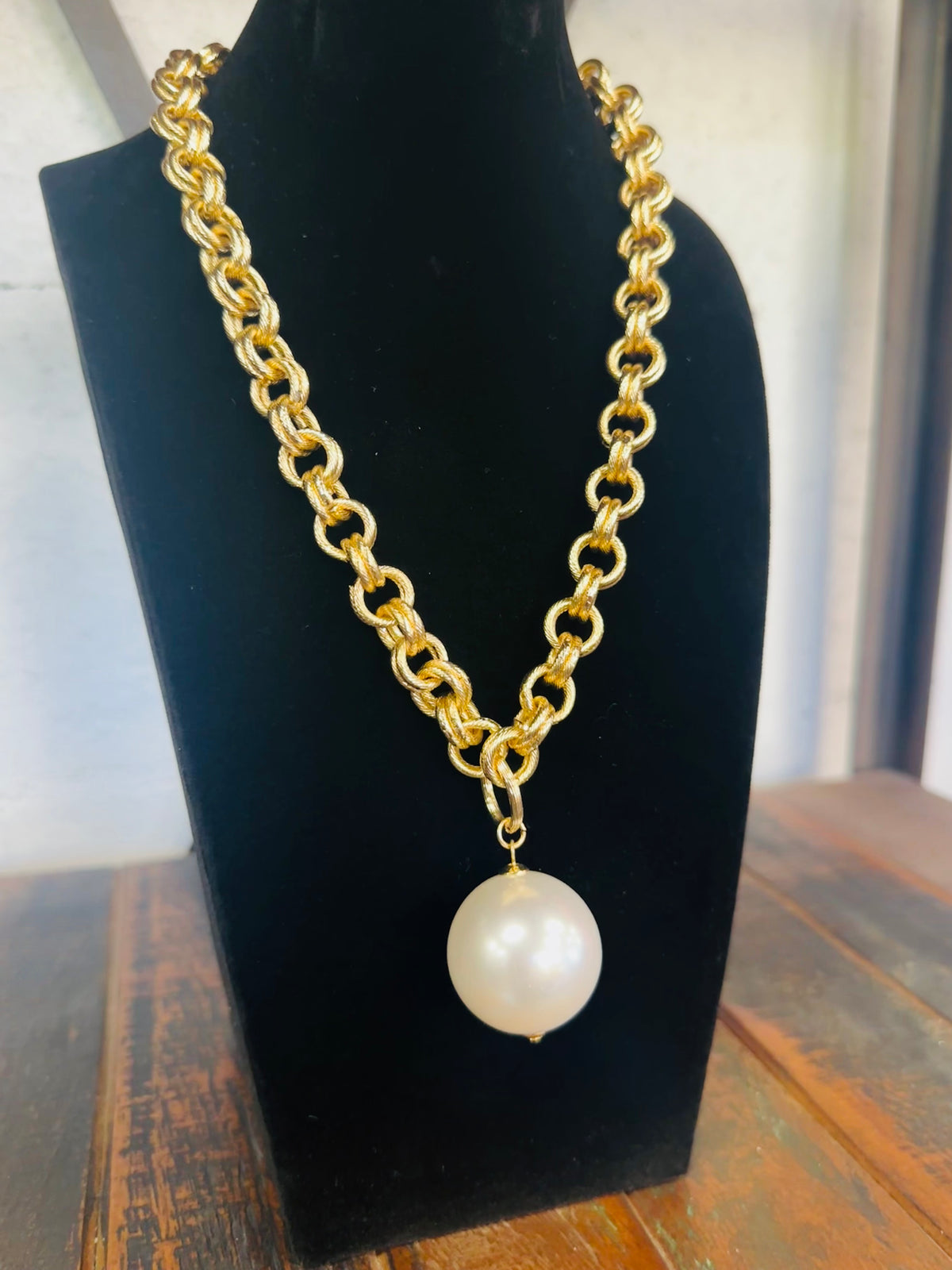 30mm Pearl Pendant Gold Chain Necklace