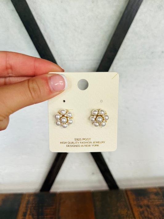 Pearl Round Cluster Stud Earring