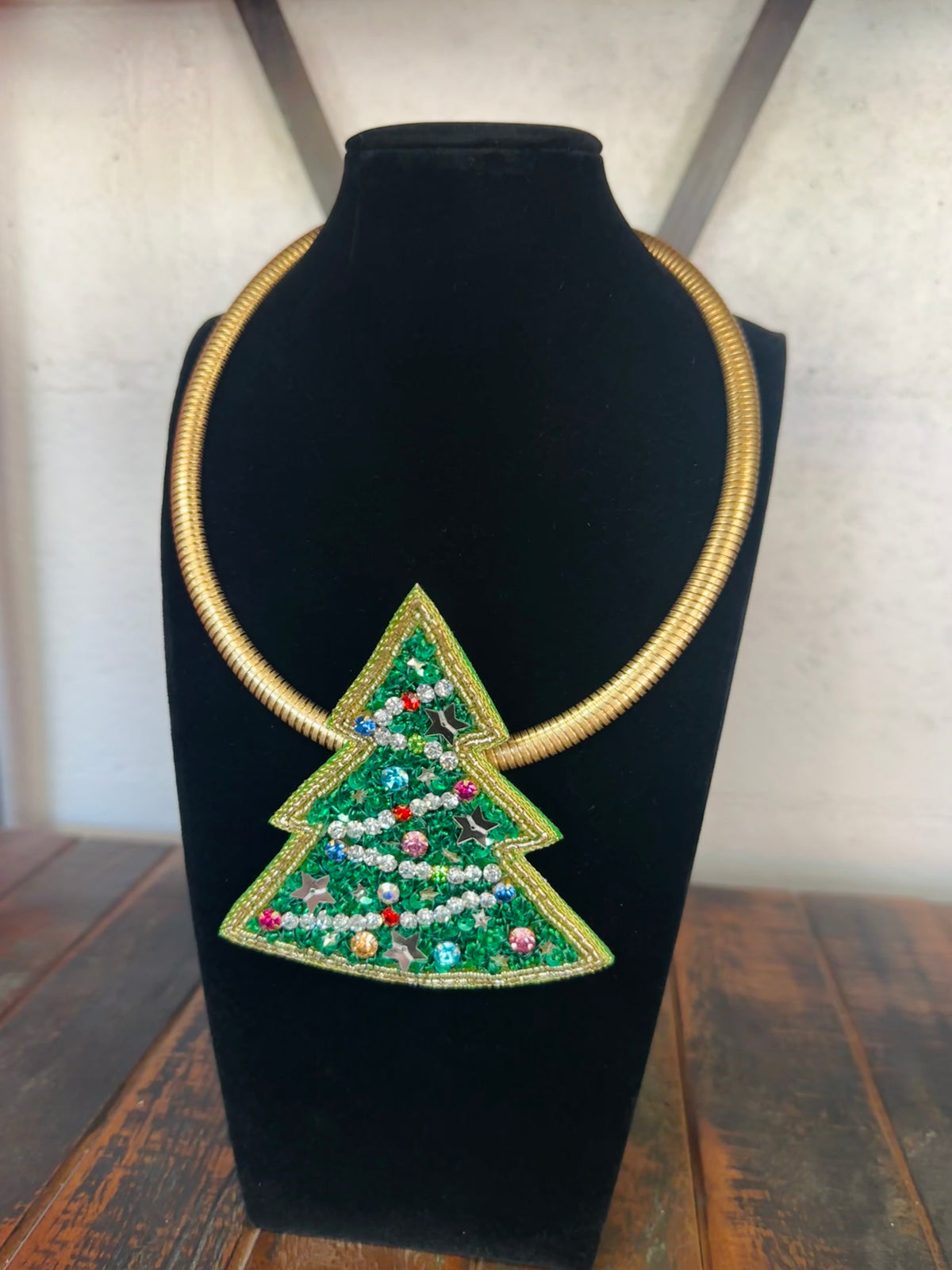 Green Christmas Tree Beaded Collar Necklace