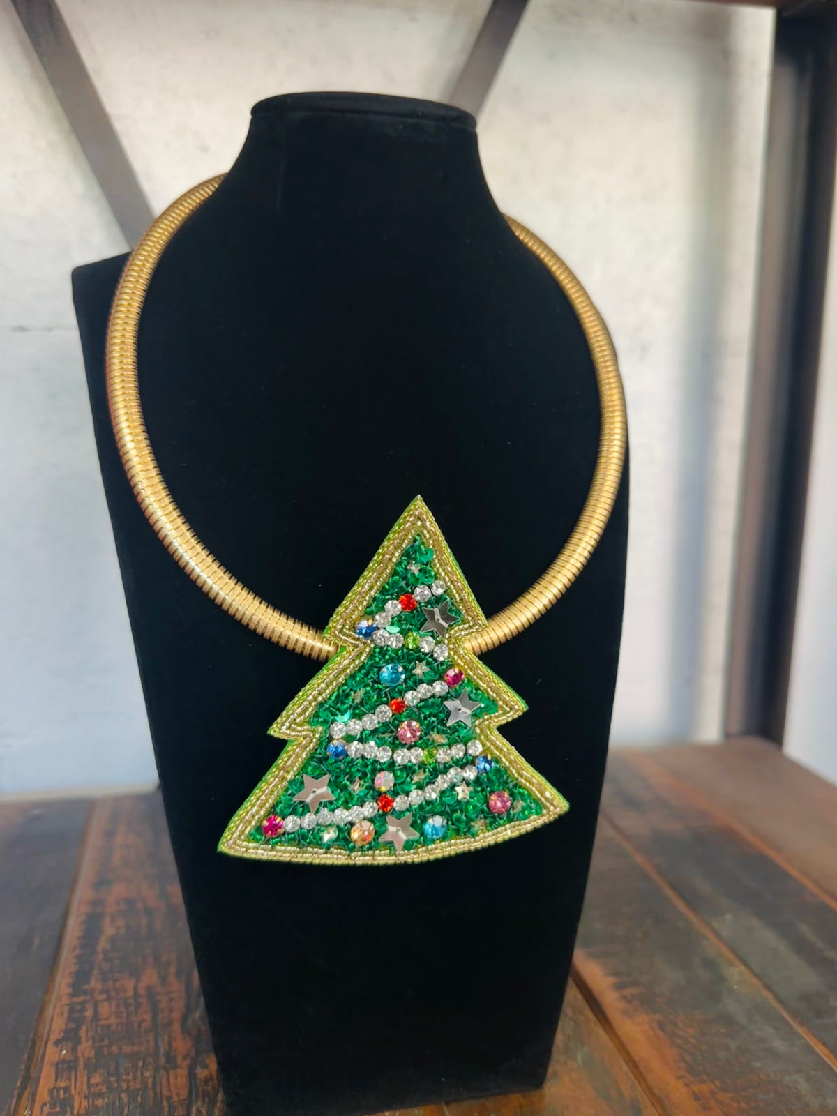 Green Christmas Tree Beaded Collar Necklace
