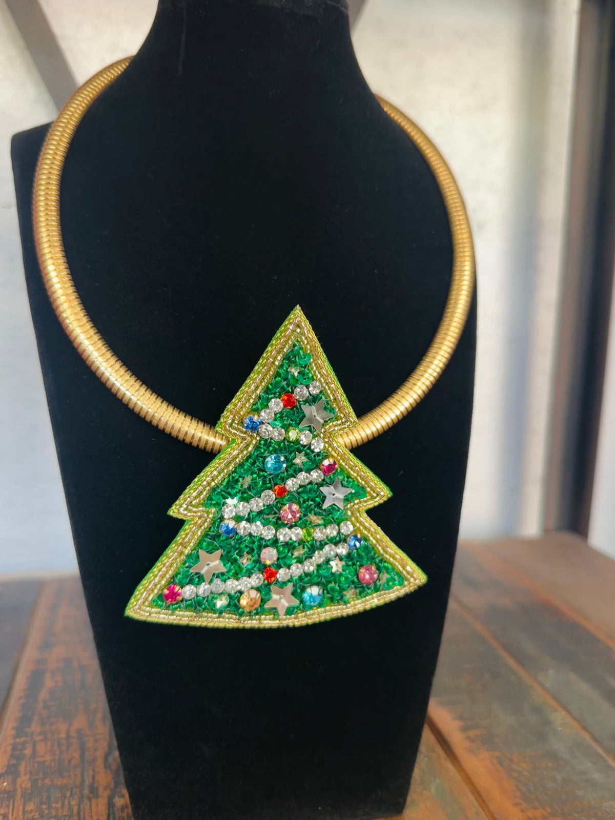 Green Christmas Tree Beaded Collar Necklace